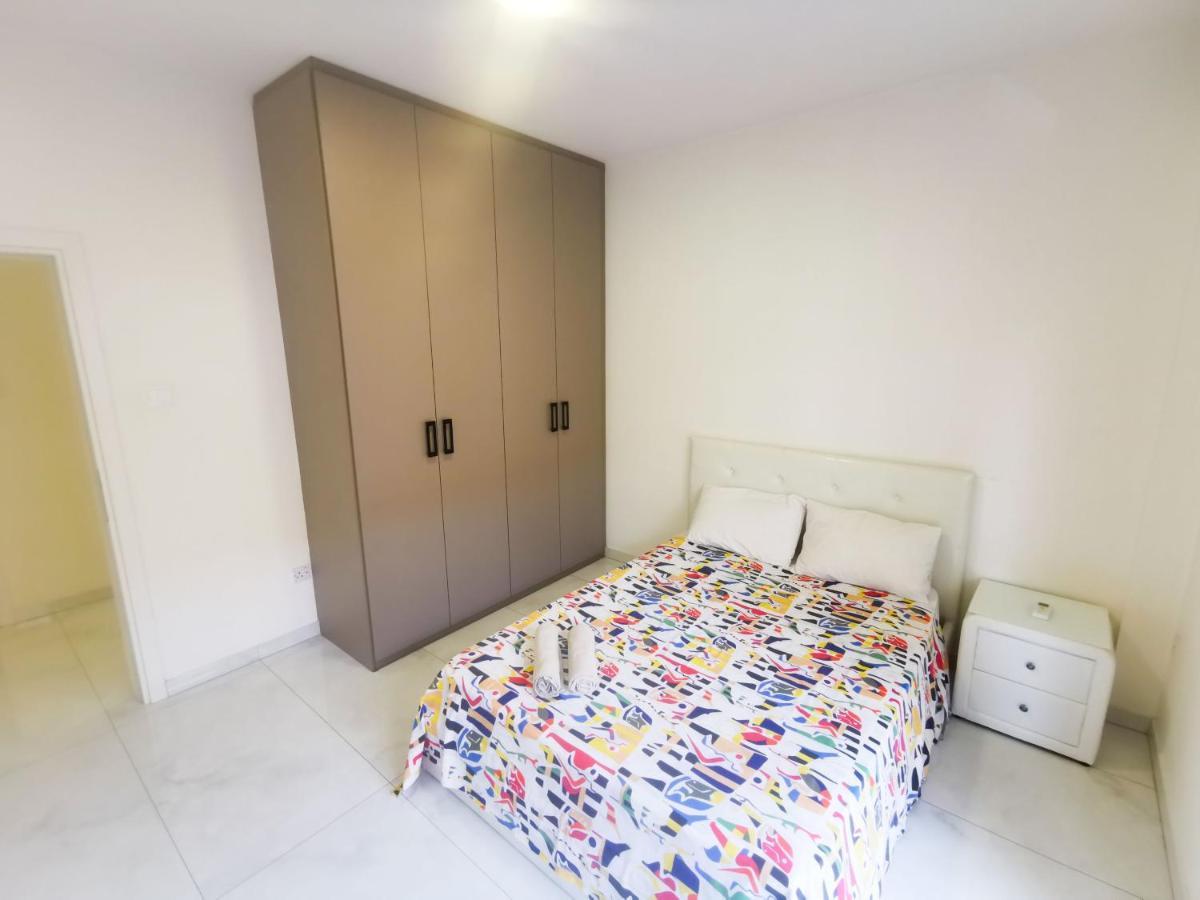 The White Pearl Apartment Larnaca Bagian luar foto