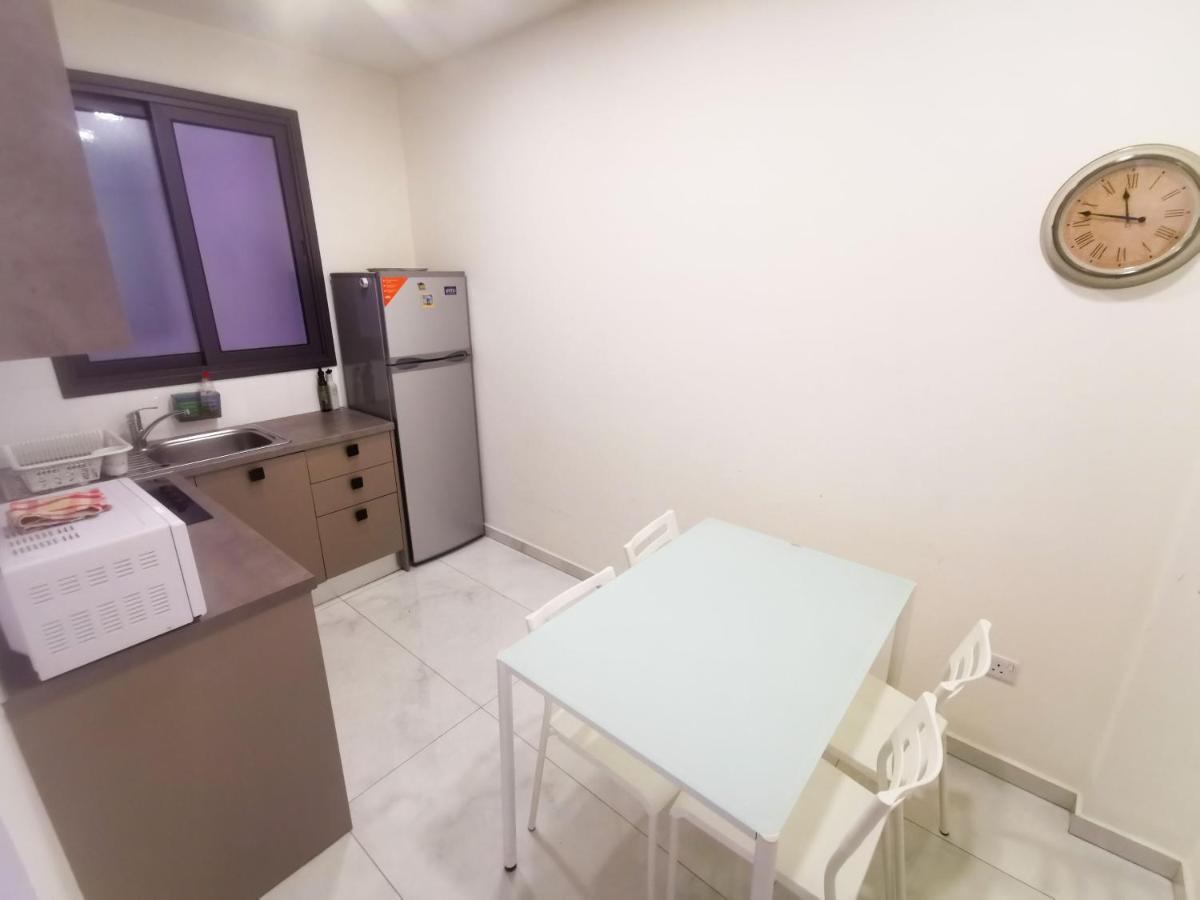 The White Pearl Apartment Larnaca Bagian luar foto